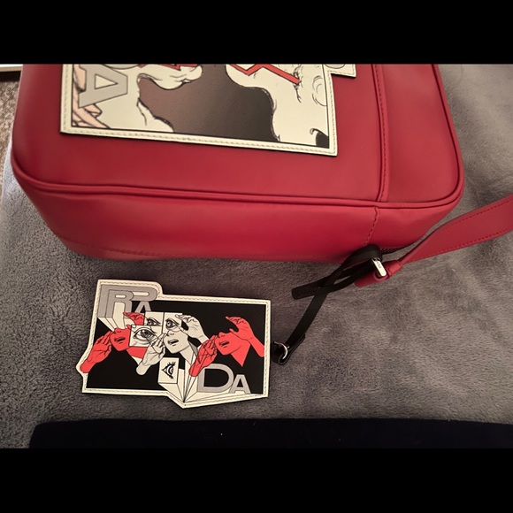 red messenger men bag - Picture 4 of 5